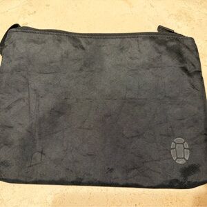 BRAND NEW Tortuga Black Slim Flat Pouch